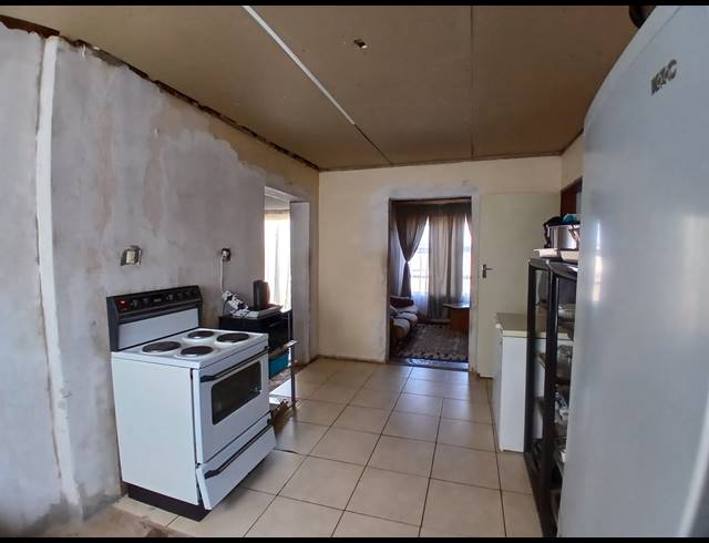 3 BEDROOM HOUSE FOR SALE IN LAKESIDE